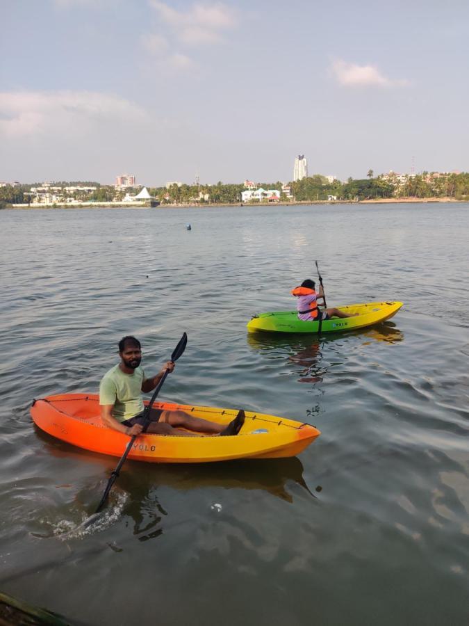 Cradle N Palms Hotel Mangalore Bagian luar foto