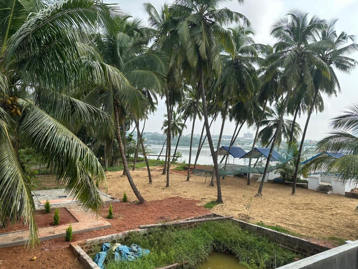 Cradle N Palms Hotel Mangalore Bagian luar foto